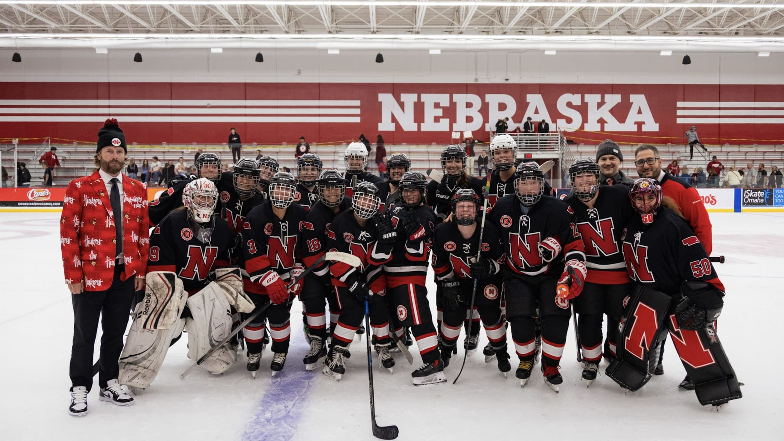 College Ice Hockey athlete in action — U.S. college sports recruiting with Smarthlete.